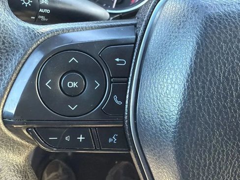 Used 2020 Toyota Camry LE image 12