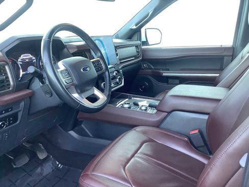 Used 2024 Ford Expedition Max Limited AWD/4WD image 3