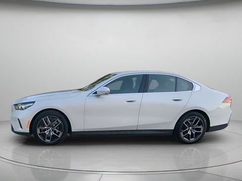Used 2026 BMW 530i RWD image 16