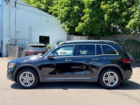 Used 2021 Mercedes-Benz GLB 250 4MATIC image 3