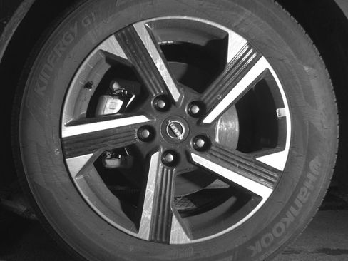 Used 2025 Nissan Sentra SV FWD image 12