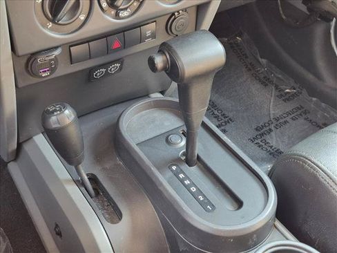Used 2008 Jeep Wrangler Unlimited Sahara w/ Mopar Chrome Edition Group AWD/4WD image 10