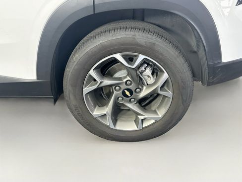 Used 2026 Chevrolet Trax LT FWD image 11