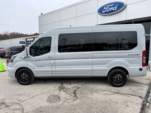 Used 2024 Ford Transit 250 148 Medium Roof Extended AWD image 4