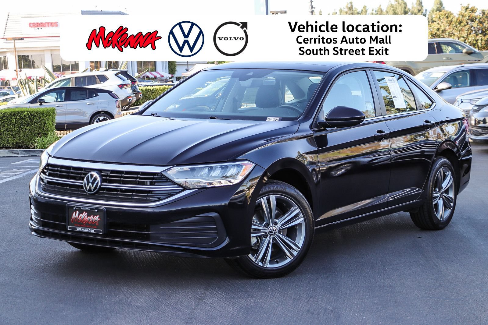 Used 2024 Volkswagen Jetta SE FWD image 1