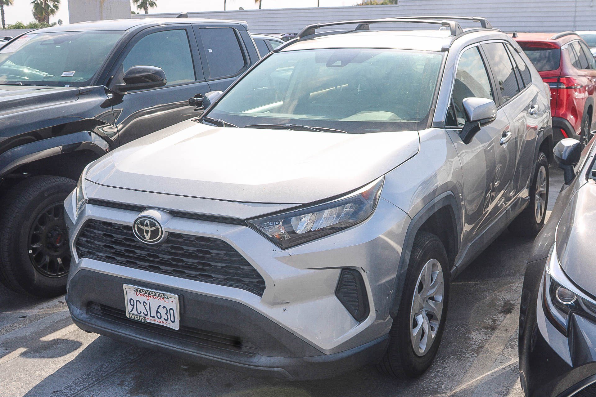 Used 2019 Toyota RAV4 LE w/ Carpet Mat Package FWD image 5
