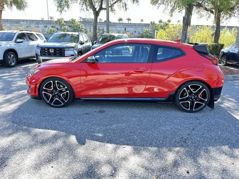 Used 2022 Hyundai Veloster N image 3