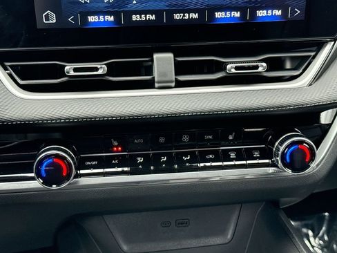 Used 2025 Chevrolet Equinox LT w/ Convenience Package II image 16