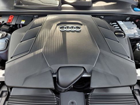 Used 2019 Audi Q8 Premium w/ Convenience Package image 26