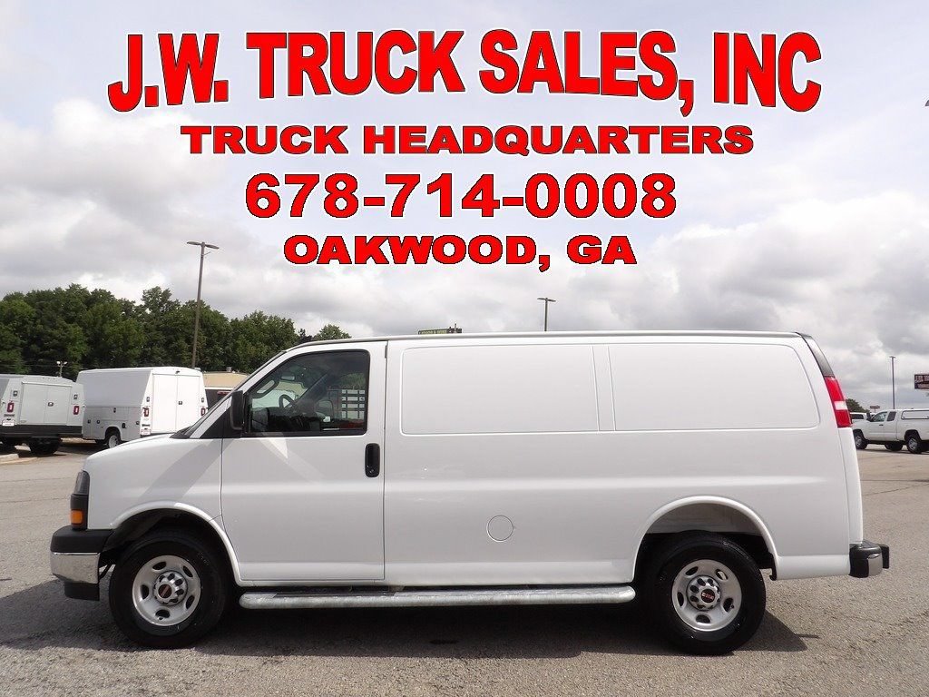 Used 2025 GMC Savana 2500 w/ Driver Convenience Package RWD image 2