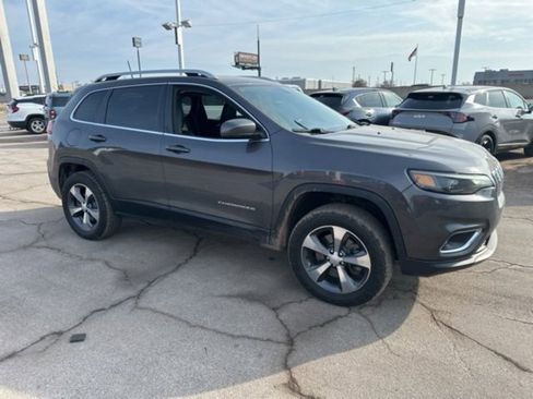 Used 2019 Jeep Cherokee Limited image 17
