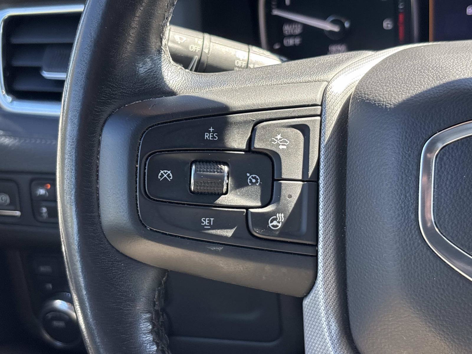 Used 2021 GMC Yukon Denali w/ Denali Premium Package AWD/4WD image 19
