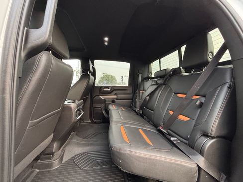 Used 2022 GMC Sierra 2500 AT4 w/ AT4 Premium Plus Package AWD/4WD image 16