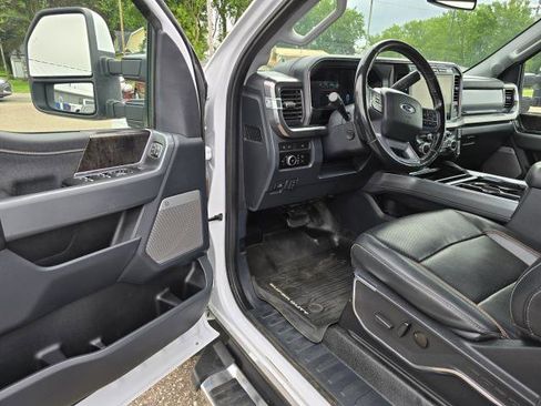 Used 2023 Ford F350 Lariat image 13