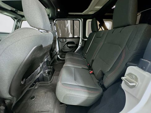 Used 2024 Jeep Wrangler Unlimited Rubicon image 25