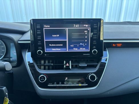 Used 2022 Toyota Corolla LE image 23