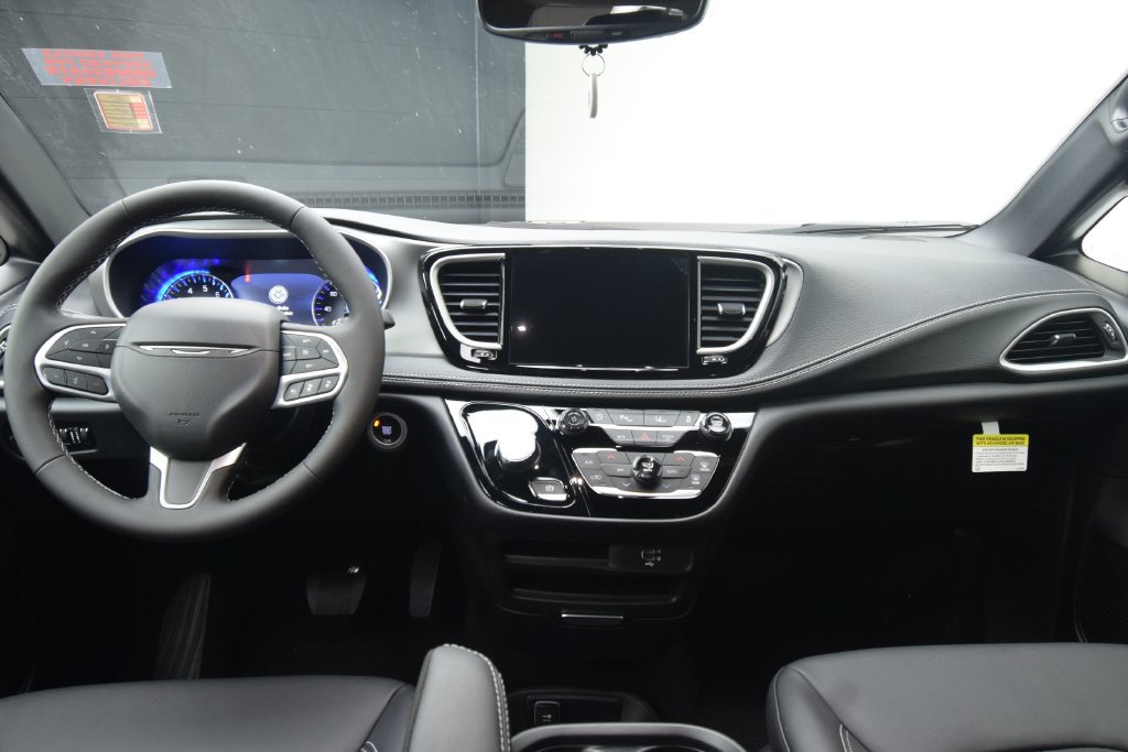 New 2027 Chrysler Pacifica Select FWD image 35
