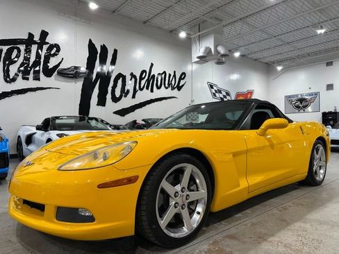 Used 2005 Chevrolet Corvette Convertible w/ Preferred Equipment Group RWD image 29