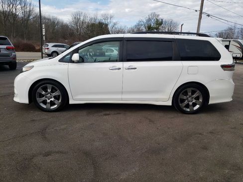 Used 2014 Toyota Sienna SE image 4