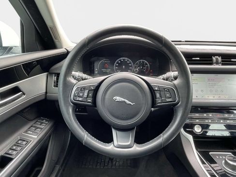 Used 2018 Jaguar XF Premium AWD/4WD image 15