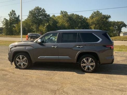 Used 2024 Toyota Sequoia Capstone image 5