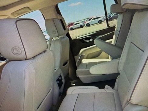 Used 2022 GMC Yukon Denali AWD/4WD image 7