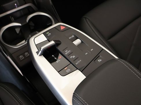 New 2026 BMW X1 xDrive28i w/ Technology Package AWD/4WD image 8
