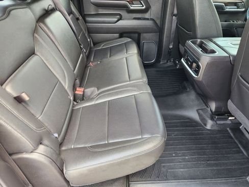 Used 2022 GMC Sierra 1500 SLT w/ SLT Convenience Package image 32
