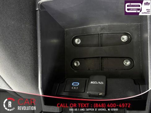 Used 2022 Toyota Corolla LE image 34