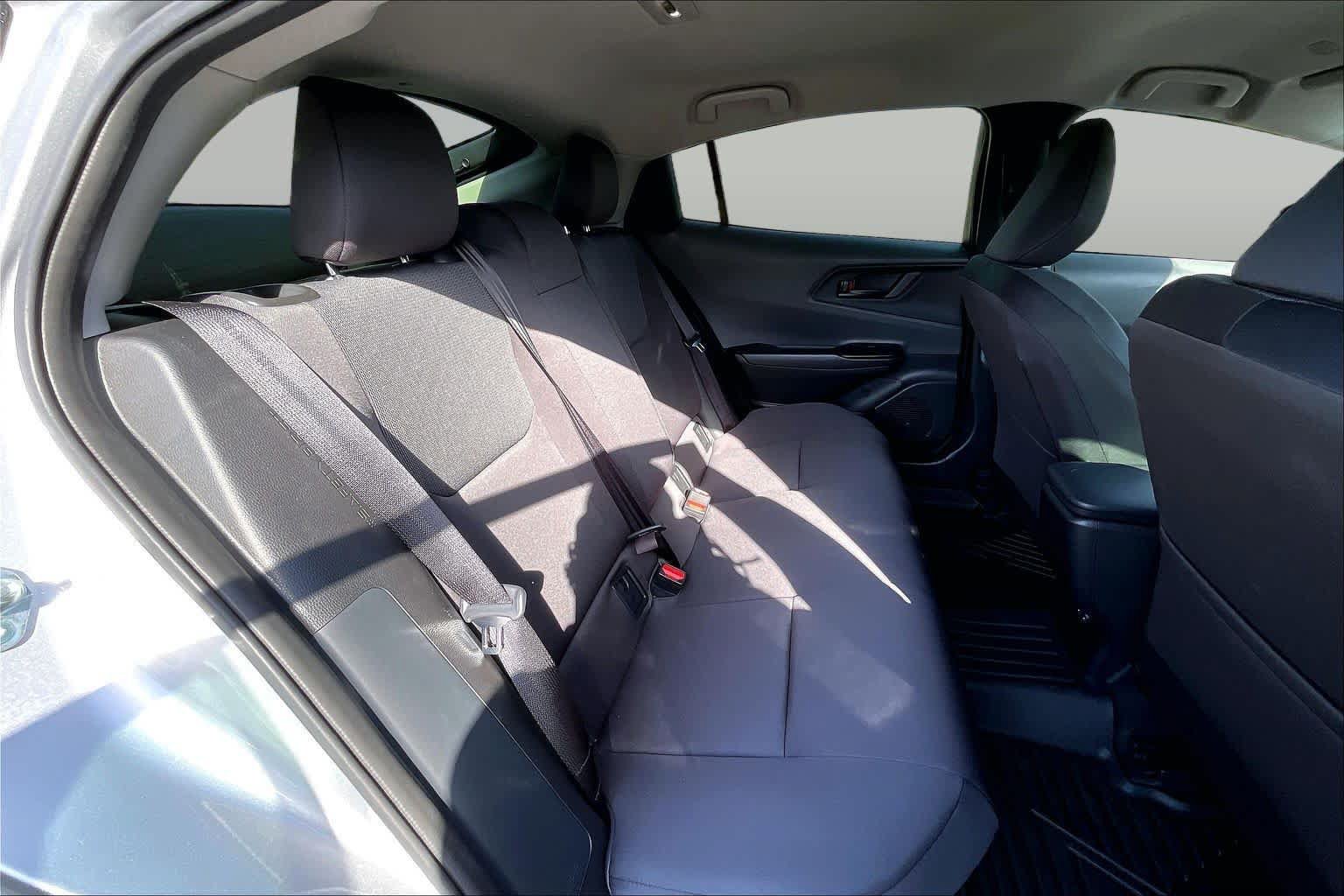 Certified 2025 Toyota Prius LE FWD image 19