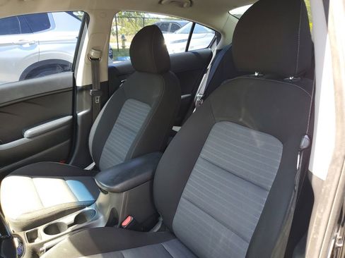 Used 2017 Kia Forte S FWD image 19