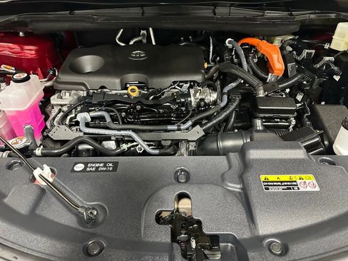 Used 2025 Toyota Sienna XLE AWD/4WD image 73