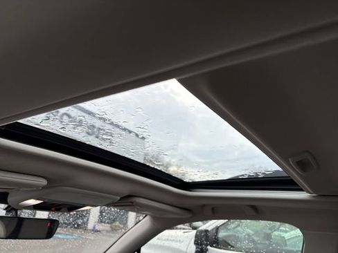 Used 2023 Subaru Forester Premium image 12