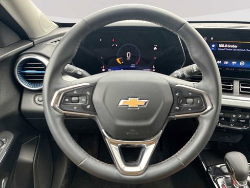 Certified 2024 Chevrolet Trax LT w/ Driver Confidence Package image 10