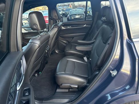 Used 2025 Cadillac XT6 Premium Luxury image 26