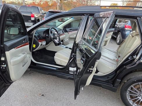 Used 2011 Subaru Outback 2.5i Limited w/ PWR Moonroof Pkg image 22