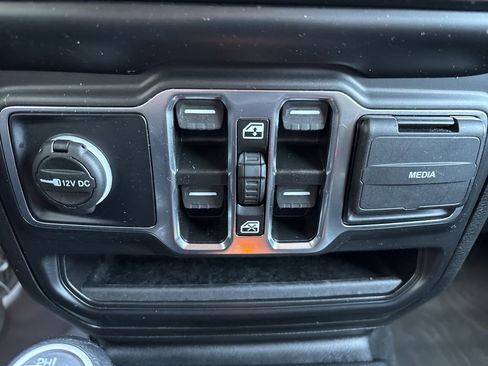 Used 2021 Jeep Wrangler Unlimited Sport AWD/4WD image 64