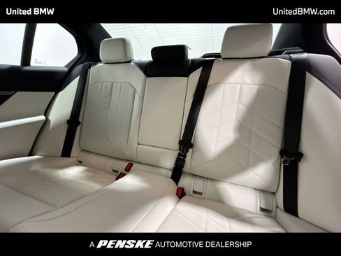 Used 2025 BMW 530i w/ Premium Package image 21