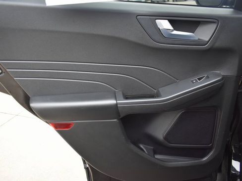 Used 2023 Ford Escape ST-Line image 32