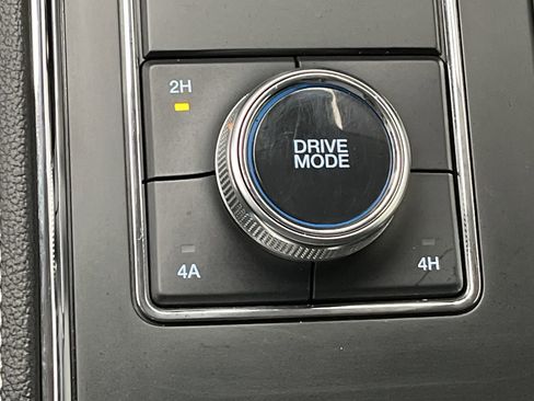 Used 2022 Ford Expedition XLT image 18