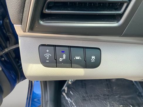 Used 2020 Hyundai Elantra SEL FWD image 18
