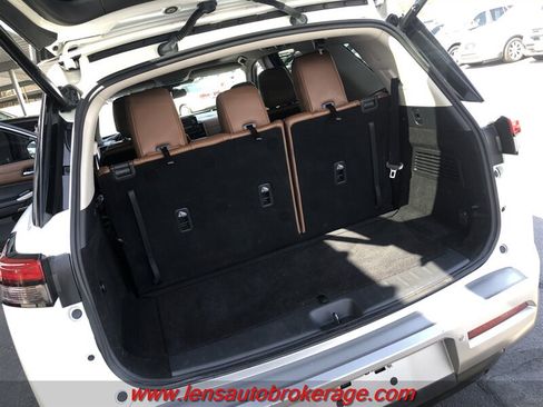Used 2022 Nissan Pathfinder Platinum w/ Cargo Package FWD image 19