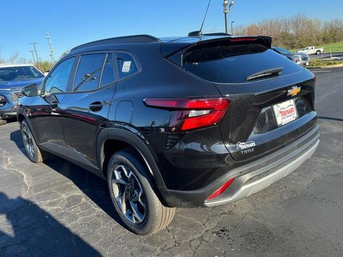 New 2026 Chevrolet Trax LT w/ Driver Confidence Package image 5