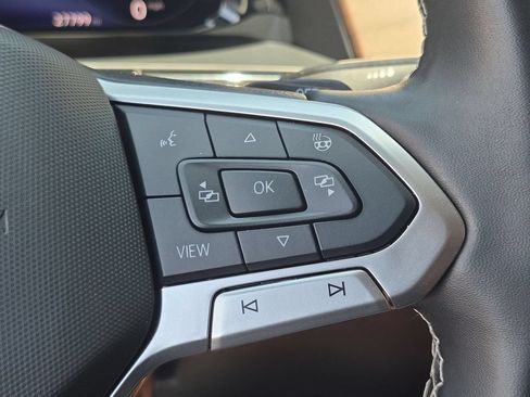 Used 2025 Volkswagen Atlas SE FWD image 21