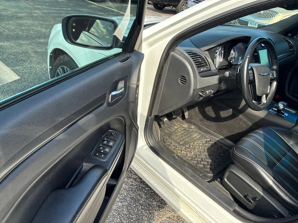 Used 2013 Chrysler 300 S w/ Light Group RWD image 13