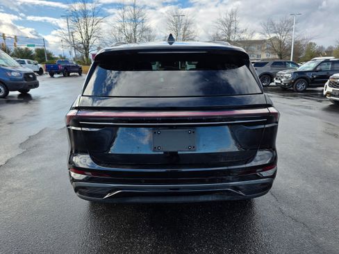 Used 2024 Lincoln Nautilus Reserve w/ Equipment Group 202A image 4