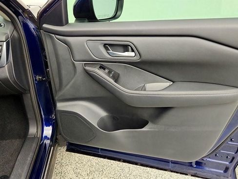 Used 2026 Nissan Rogue SV FWD image 23