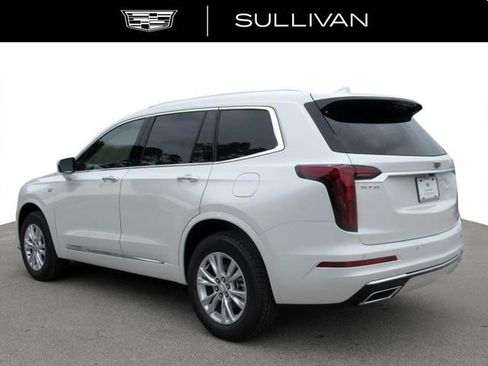 New 2025 Cadillac XT6 Luxury image 4