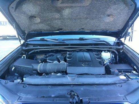 Used 2019 Toyota 4Runner SR5 Premium image 7