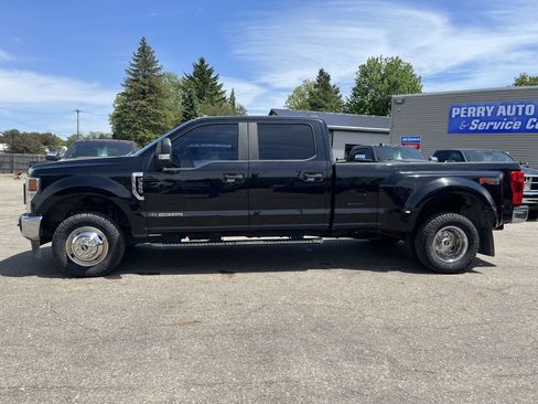 Used 2022 Ford F350 XL w/ Power Equipment Group AWD/4WD image 1